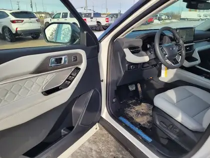 2026 Ford Explorer Platinum 4WD - Photo 9