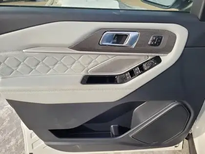 2026 Ford Explorer Platinum 4WD - Photo 10