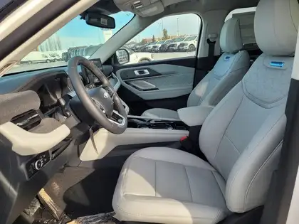 2026 Ford Explorer Platinum 4WD - Photo 11