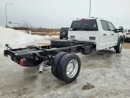 2026 Ford Super Duty F-550 DRW XLT 4WD Crew Cab 203 WB 84 CA - Photo 5