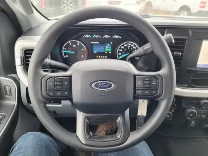 2026 Ford Super Duty F-550 DRW XLT 4WD Crew Cab 203 WB 84 CA - Photo 16