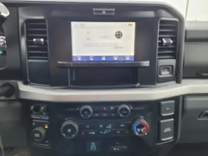 2026 Ford Super Duty F-550 DRW XLT 4WD Crew Cab 203 WB 84 CA - Photo 17