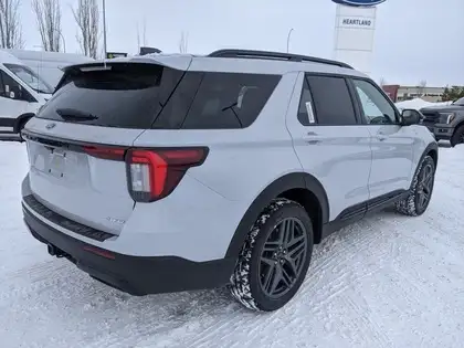 2026 Ford Explorer ST-Line 4WD - Photo 5