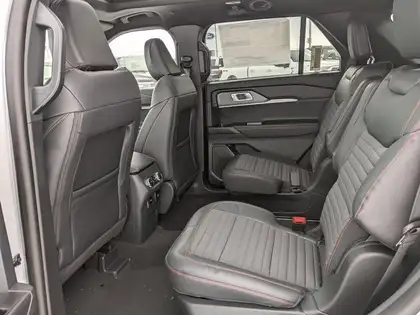 2026 Ford Explorer ST-Line 4WD - Photo 8