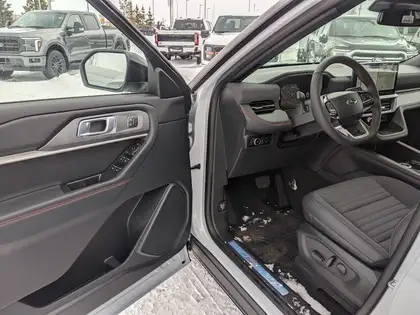 2026 Ford Explorer ST-Line 4WD - Photo 9