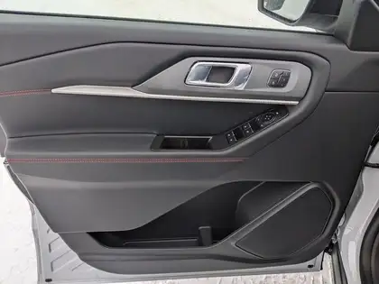 2026 Ford Explorer ST-Line 4WD - Photo 10