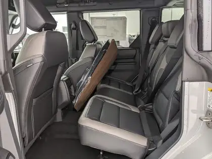 2026 Ford Bronco Outer Banks 4 Door 4x4 - Photo 8