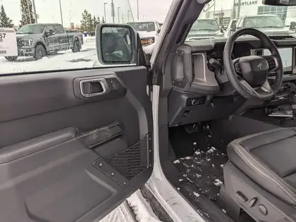 2026 Ford Bronco Outer Banks 4 Door 4x4 - Photo 9