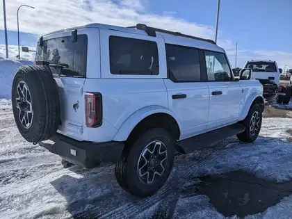 2026 Ford Bronco Outer Banks 4 Door 4x4 - Photo 5