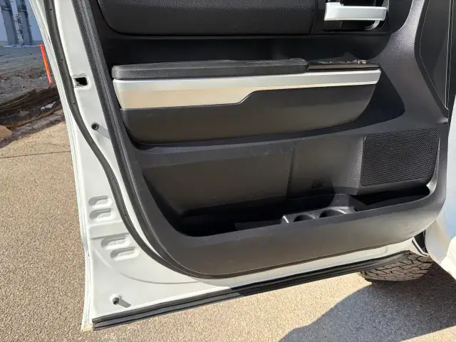 2016 Toyota Tundra SR5 - Photo 12