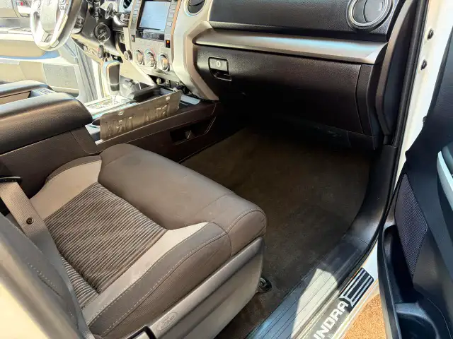 2016 Toyota Tundra SR5 - Photo 14