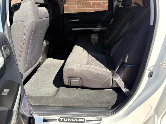 2016 Toyota Tundra SR5 - Photo 16