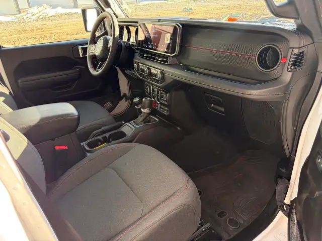2024 Jeep Wrangler RUBICON - Photo 13