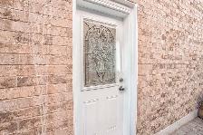 Gorgeous 1-bedroom 1-bathroom Basement Apartment - Photo 2