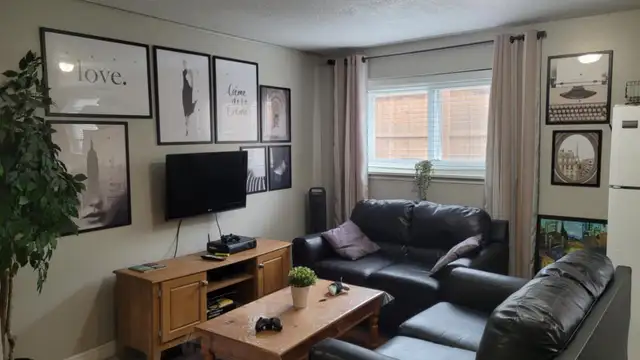 SHORT WALK TO CONESTOGA COLLEGE -STUDENT ROOMS FOR RENT - Photo 2