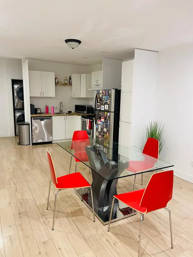 Bright Furnished Room–Downtown/Metro -$850–Short Term- Monthly - Photo 8
