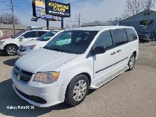 2014 DODGE GRAND CARAVAN (Stow and  go)