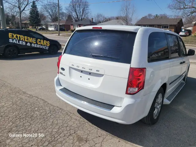 2014 DODGE GRAND CARAVAN (Stow and  go) - Photo 2