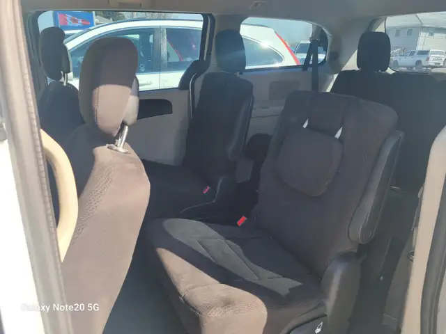 2014 DODGE GRAND CARAVAN (Stow and  go) - Photo 4