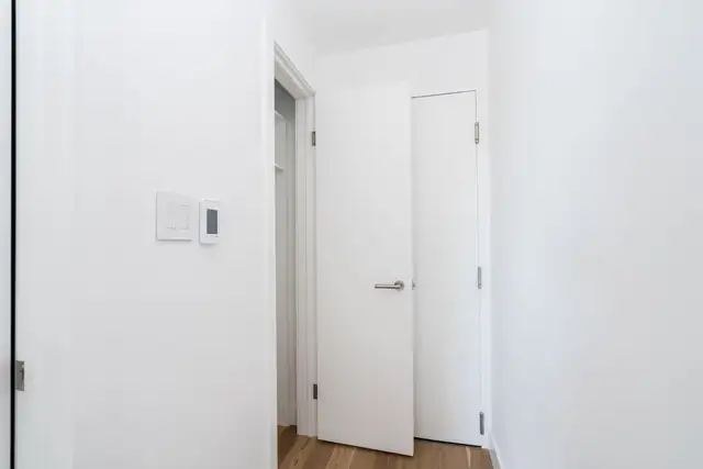 Renovated studio, Queen and Bathurst - ID 283 - Photo 6