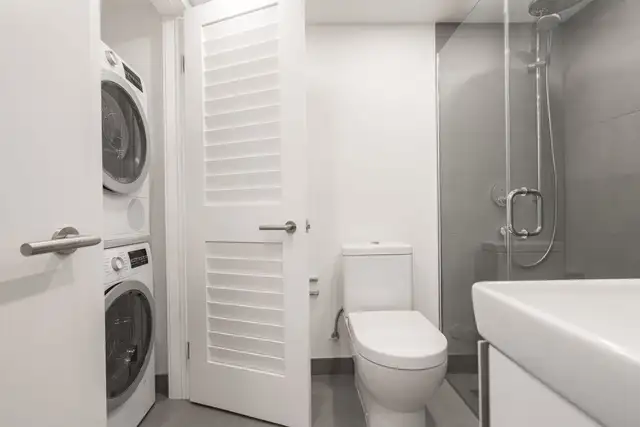 Renovated studio, Queen and Bathurst - ID 283 - Photo 7