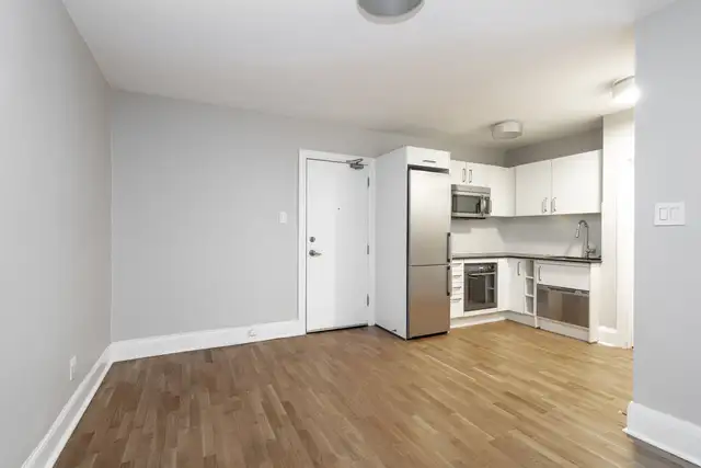 Renovated one bedroom, St Clair and Arlington - ID 4365 - Photo 3