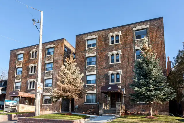 Renovated one bedroom, St Clair and Arlington - ID 4365 - Photo 10