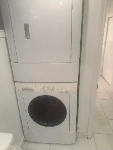 1 min Bloor-Ossington subway! Very clean. Immediately