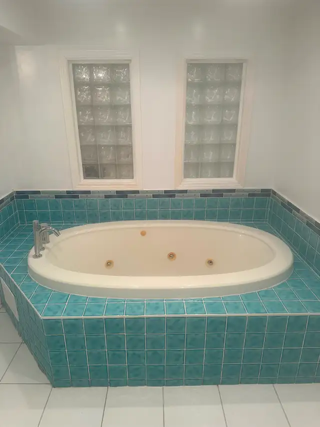 1 min Bloor-Ossington subway! Very clean. Immediately - Photo 3