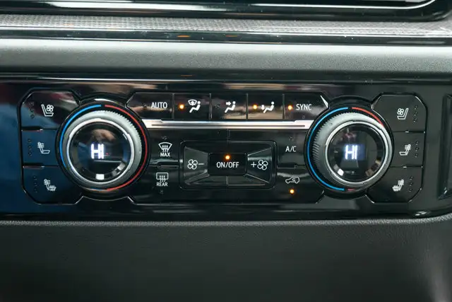 2026 Chevrolet Silverado 1500 ZR2 | Diesel | Sunroof | Head Up - Photo 21