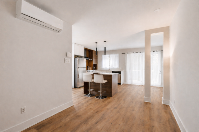 4½ Tranquille Rénové | WiFi, rangement et surveillance 24h - Photo 4