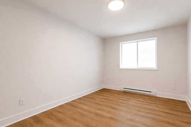 4½ Tranquille Rénové | WiFi, rangement et surveillance 24h - Photo 8