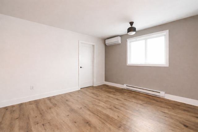 3½ Tranquille Rénové | WiFi, rangement et surveillance 24h - Photo 2