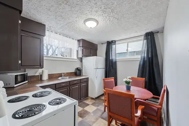 P6 AP1 - 2 BEDROOMS | FULLY FURNISHED ALL UTILITIES INCLUDE - Photo 7