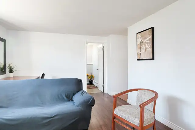 C5 BSMT - 2 BEDROOMS | FULLY FURNISHED ALL UTILITIES INCLUDED - Photo 2