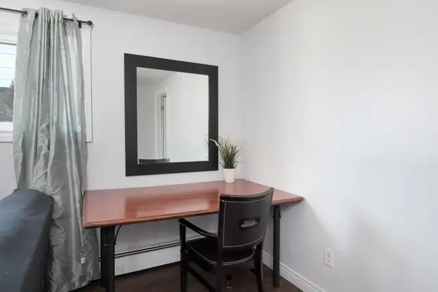 C5 BSMT - 2 BEDROOMS | FULLY FURNISHED ALL UTILITIES INCLUDED - Photo 3
