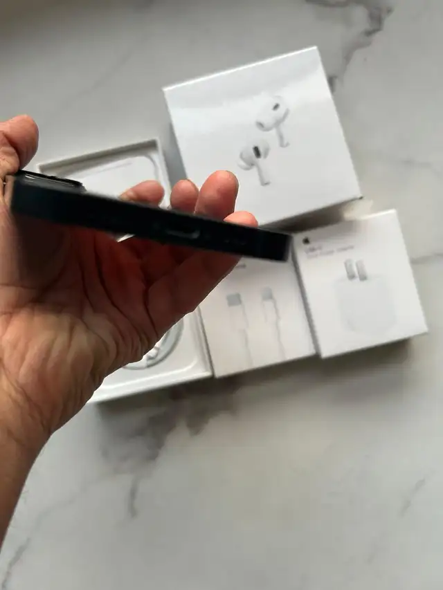 iPhone 14 256gb Airpods/Adapter/Delivery - Photo 3