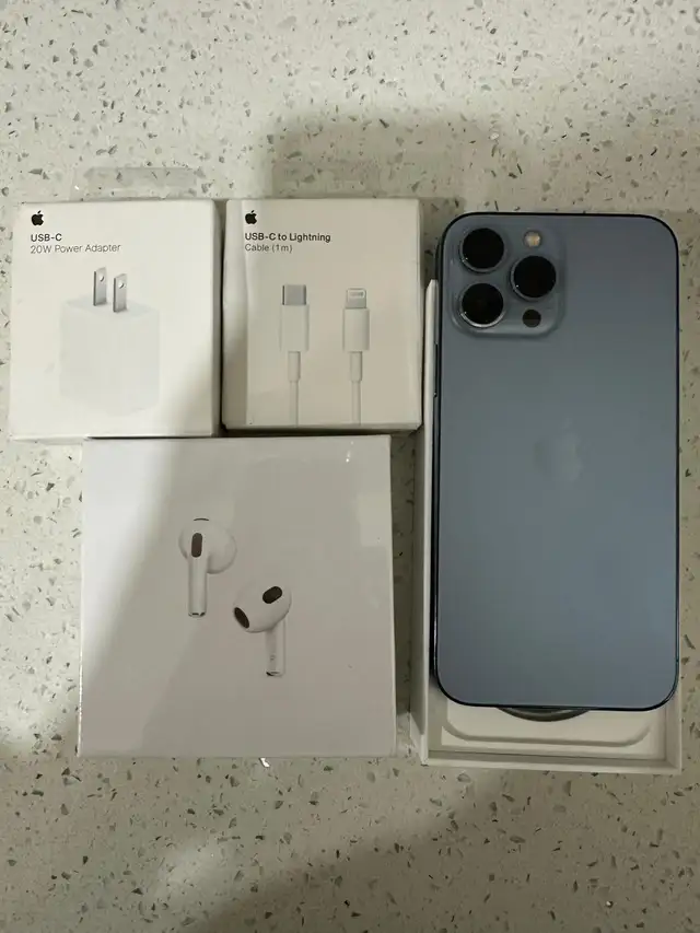 iPhone 13 Pro Max 256GB AirPods/Fast Charger/Delivery