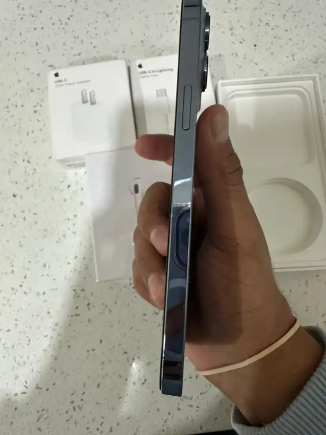 iPhone 13 Pro Max 256GB AirPods/Fast Charger/Delivery - Photo 2