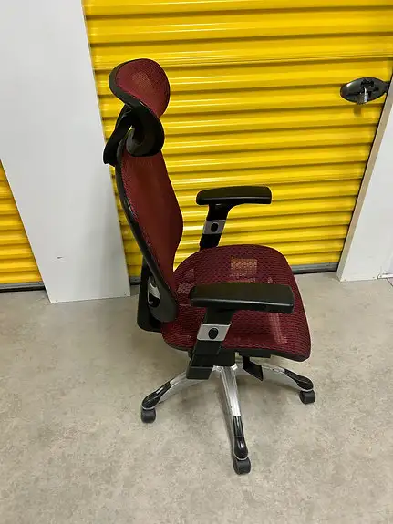 Staples Hyken Ergonomic Mesh Swivel Task Chair! - Photo 3