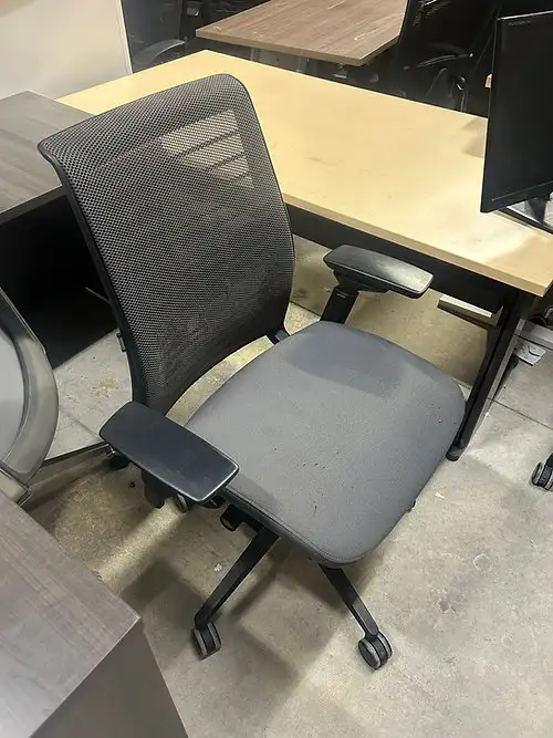 Steelcase Think V2 Chair! - Photo 2