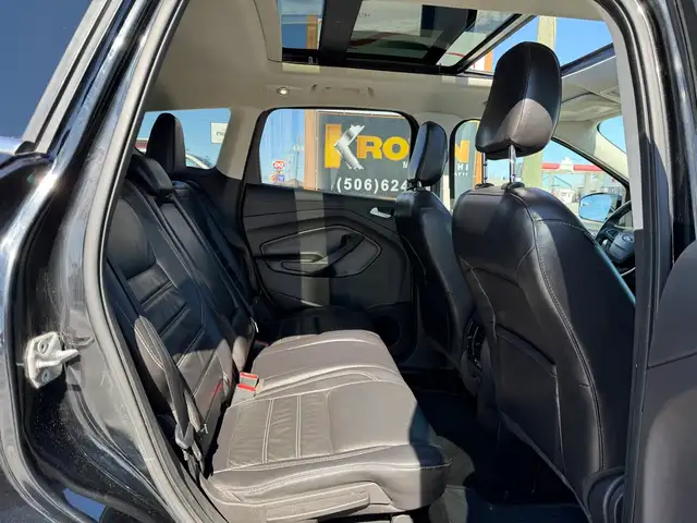 2018 Ford Escape SEL 4WD CERTIFIED! CLEAN CARFAX! - Photo 16