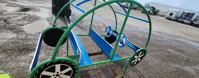 playground equipment - Photo 2