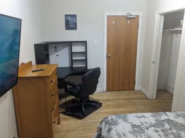 ONE MONTH FREE RENT! No Credit check! No Employment Verification - Photo 4