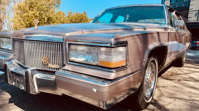 1990 Cadillac  BROUGHAM — V8 5.0L MAFIA BOSS CAR - Photo 2