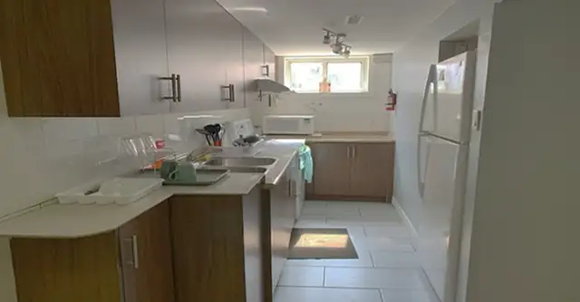 Room - Private bathroom - FEMALE only - Mohawk College- NOW - Photo 5