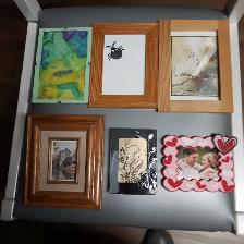 6CADRES NEUFS QUI S'ACCROCHENT OU TIENNENT DEBOUT: $10.00 CHACUN