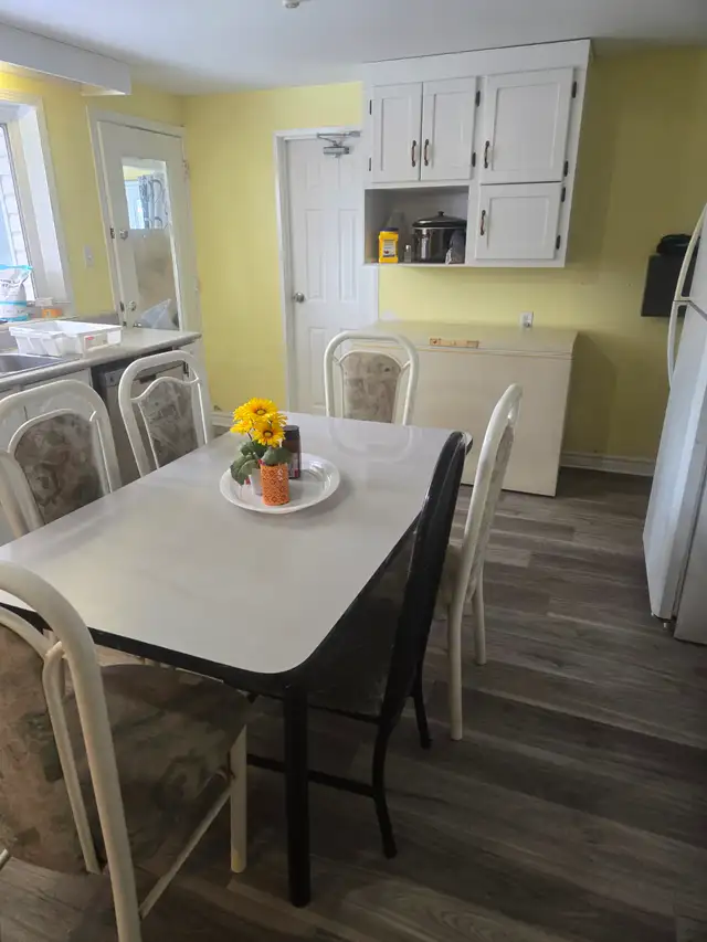 ONE MONTH OF RENT FREE! NO CREDIT CHECKS! NO EMPLOYMENT VERIFIC - Photo 5