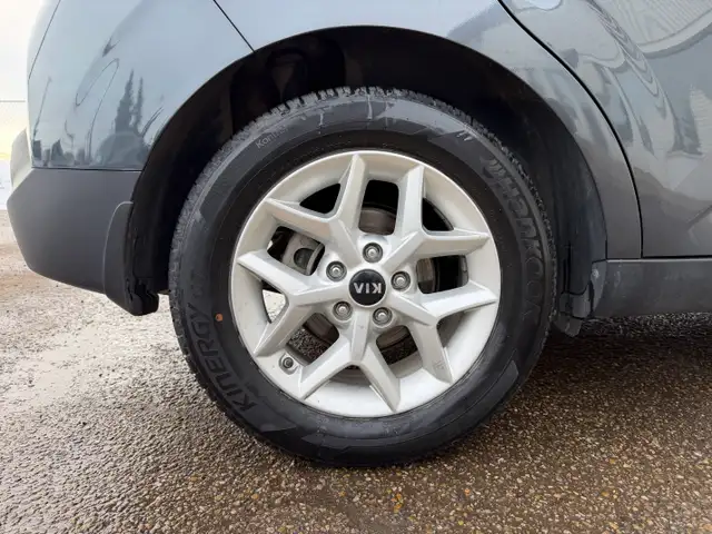 2021 Kia Soul| Front Wheel Drive| Clean Carfax | One Owner | - Photo 25