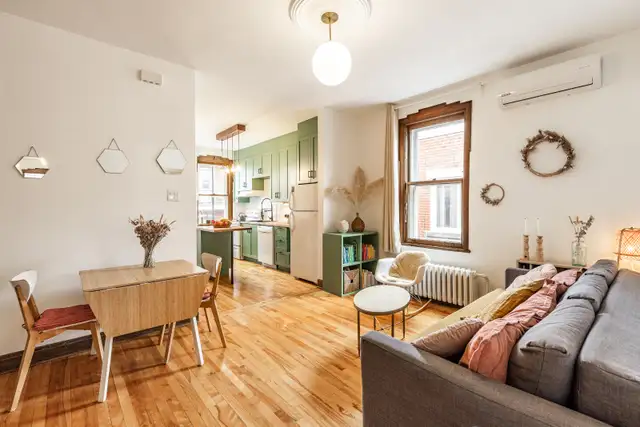 Condo lumineux au dernier étage avec deux chambres fermées - Photo 2